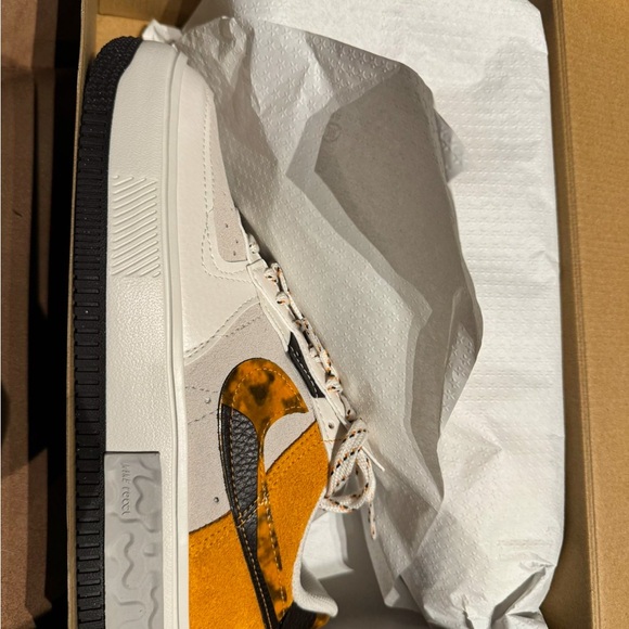 Nike Air Force 1 Fontanka WM - Picture 2 of 4